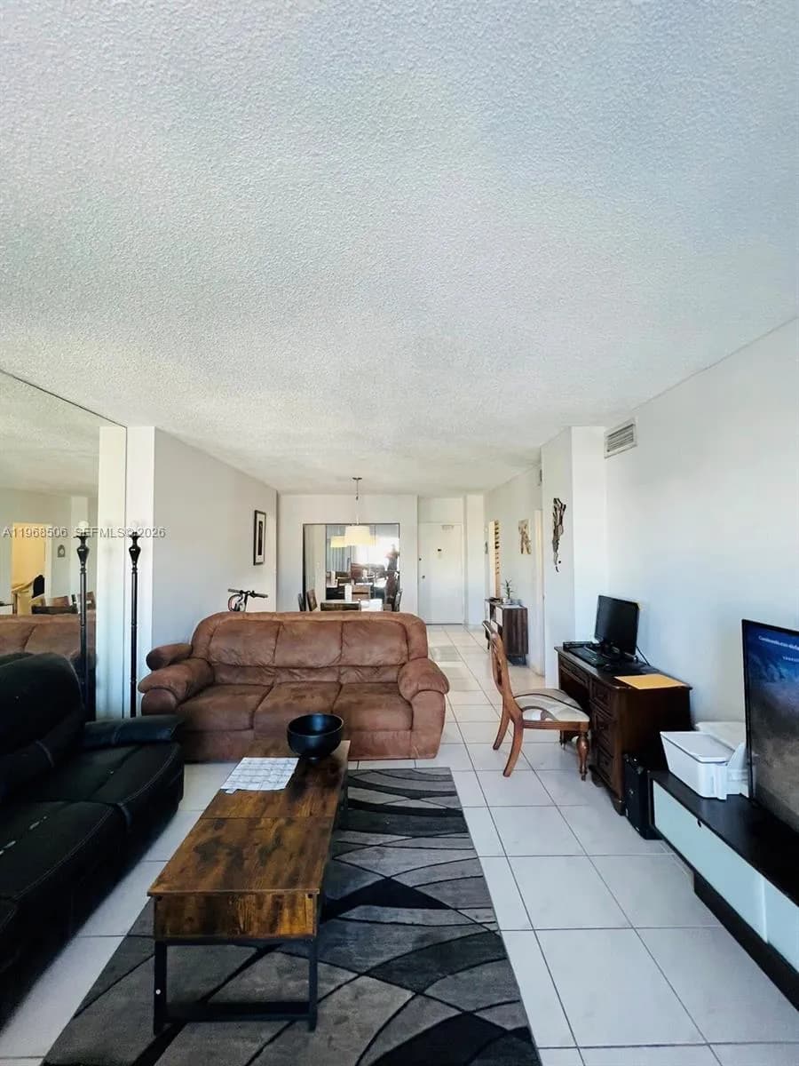 500 Bayview Dr # 1417, Sunny Isles Beach FL 33160