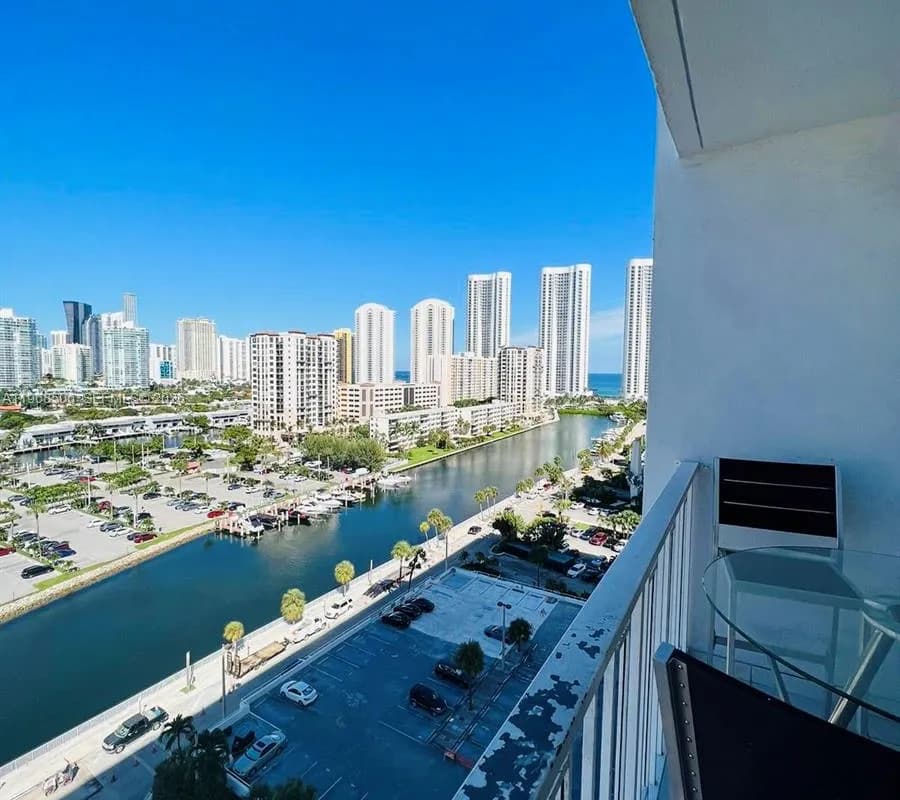 500 Bayview Dr # 1417, Sunny Isles Beach FL 33160