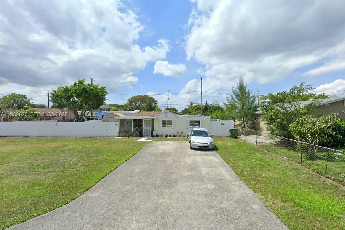 3781 Riedel Ave, Palm Springs FL 33461