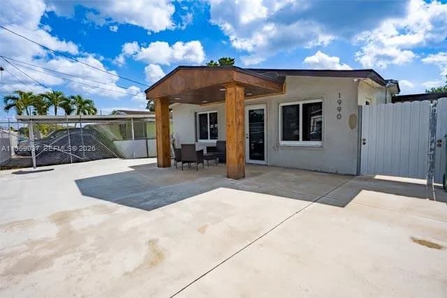 1990 NW 154th St, Miami Gardens FL 33054