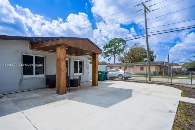 1990 NW 154th St, Miami Gardens FL 33054