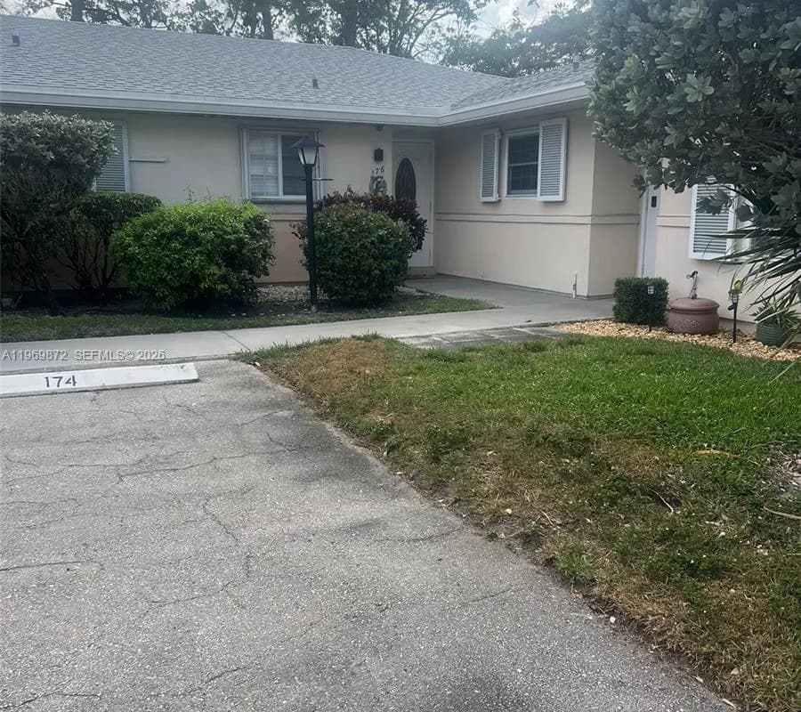 176 Cape Cod Circle # 0, Lake Worth FL 33467