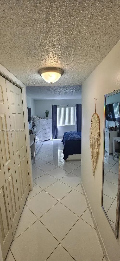 327 Lakeview Dr # 103, Weston FL 33326