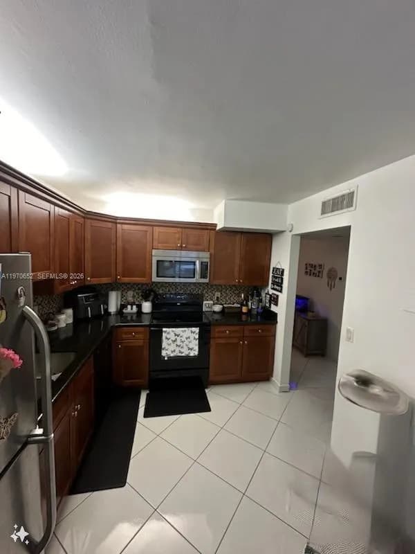 327 Lakeview Dr # 103, Weston FL 33326