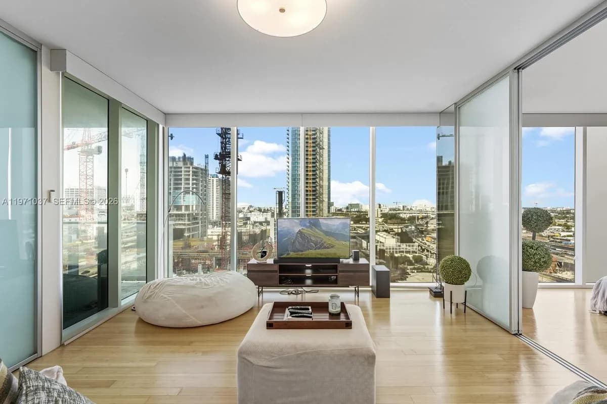 1040 Biscayne Blvd # 1107, Miami FL 33132