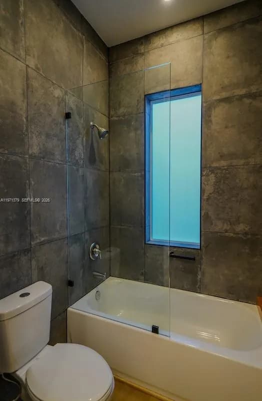 112 NW 24th Ct, Miami FL 33125