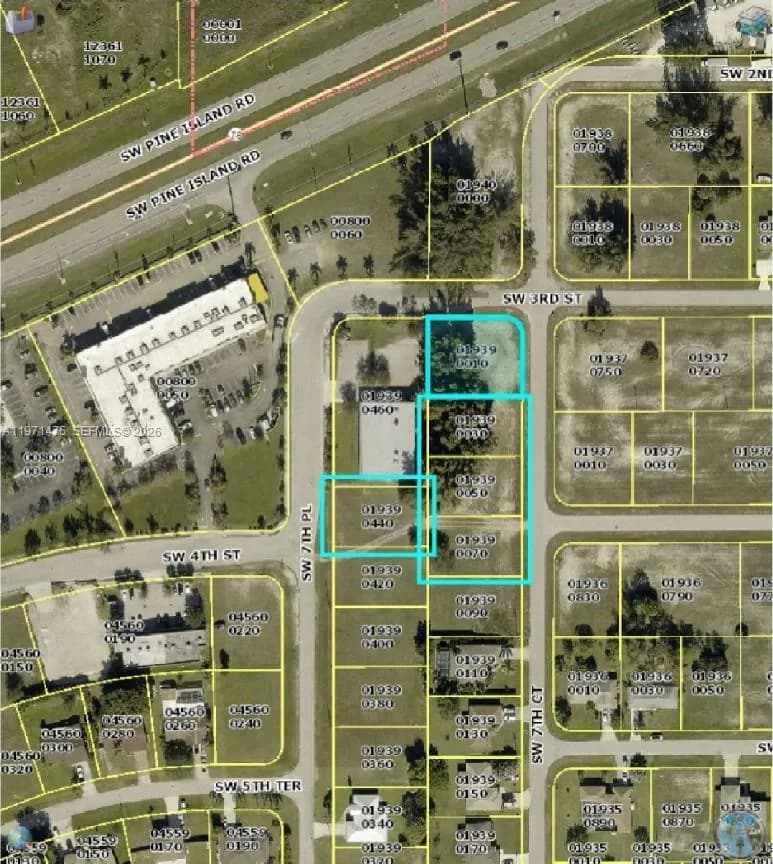 302 SW 7th CT, Cape Coral FL 33991