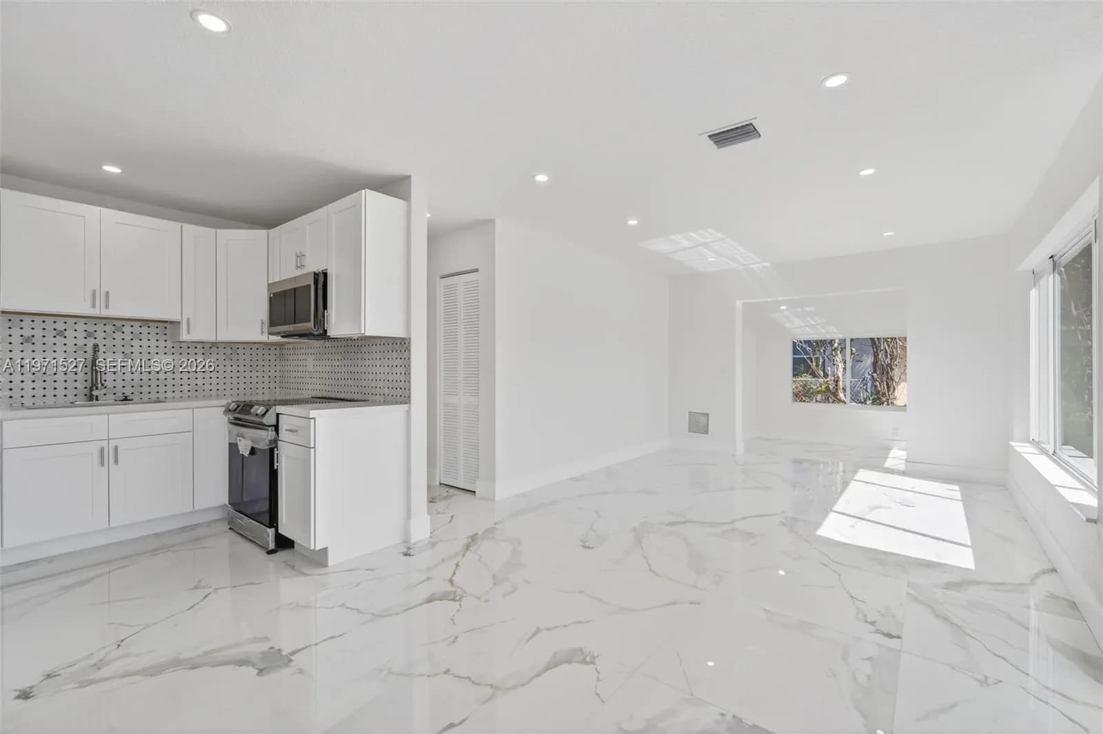 649 NW 20th Ct, Pompano Beach FL 33060