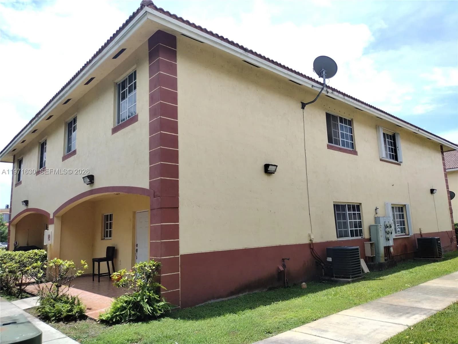 6756 NW 182nd St # 101, Hialeah FL 33015
