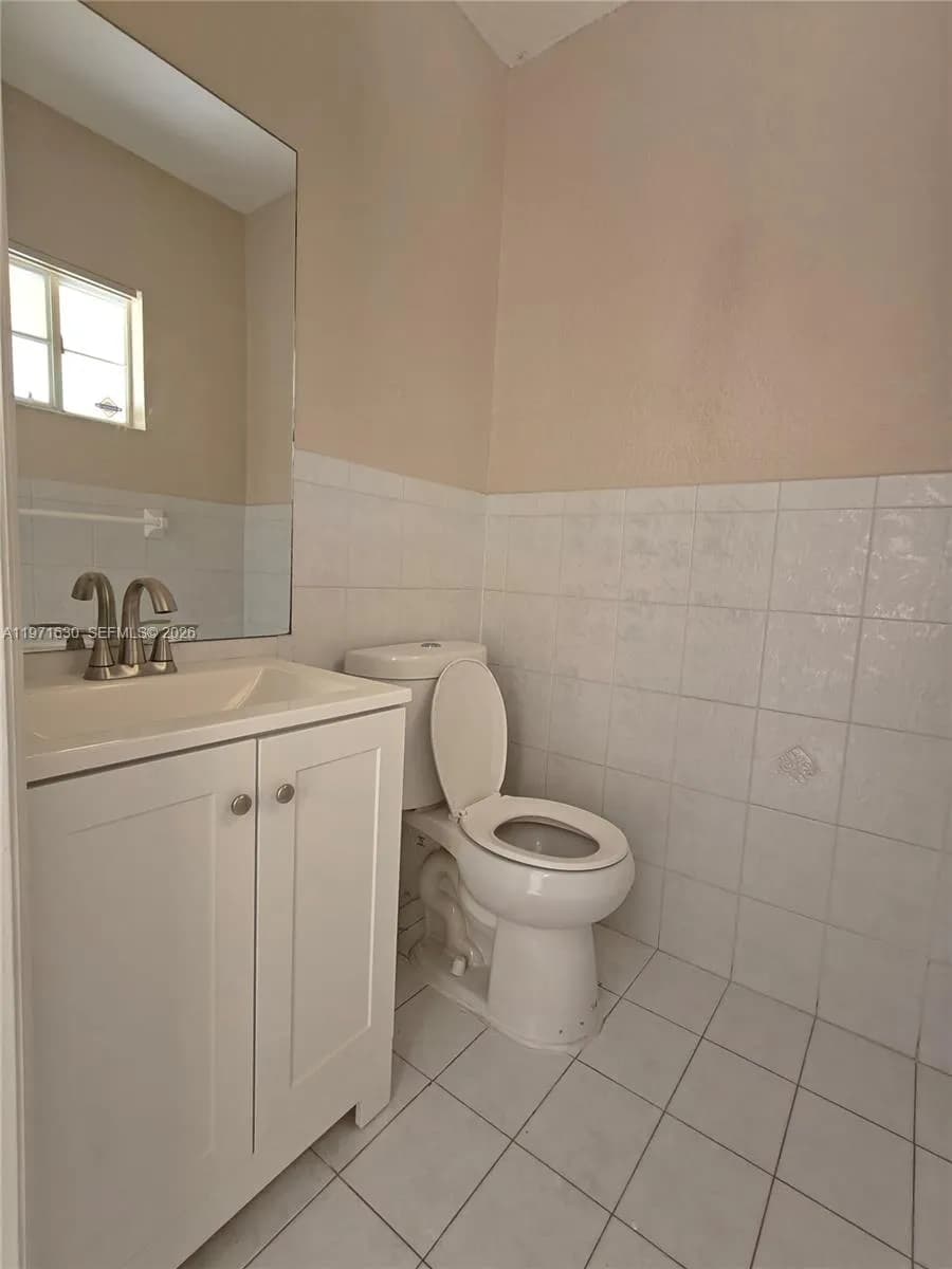 6756 NW 182nd St # 101, Hialeah FL 33015