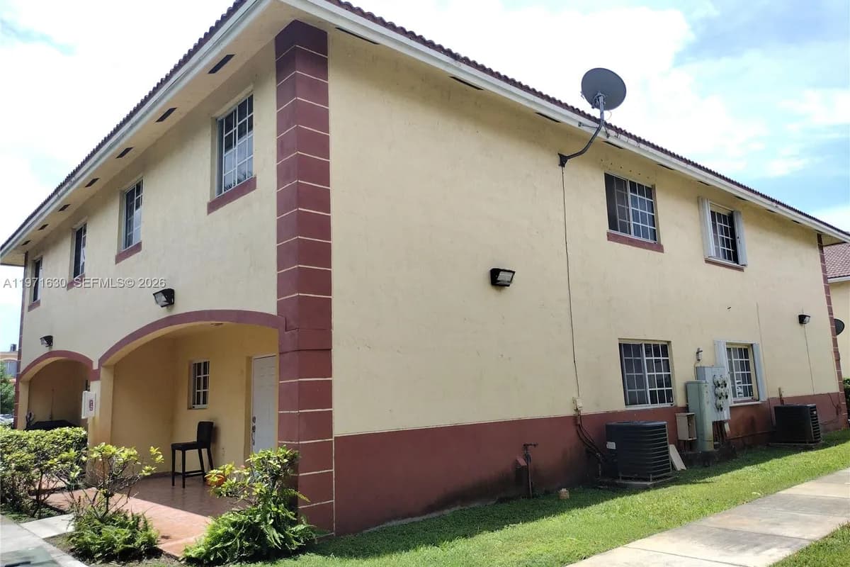 6756 NW 182nd St # 101, Hialeah FL 33015