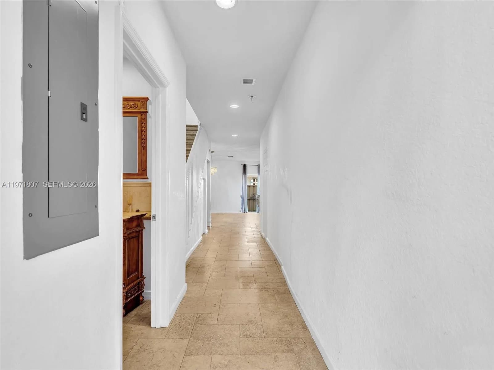 21 SE 3rd Ave, Hallandale Beach FL 33009