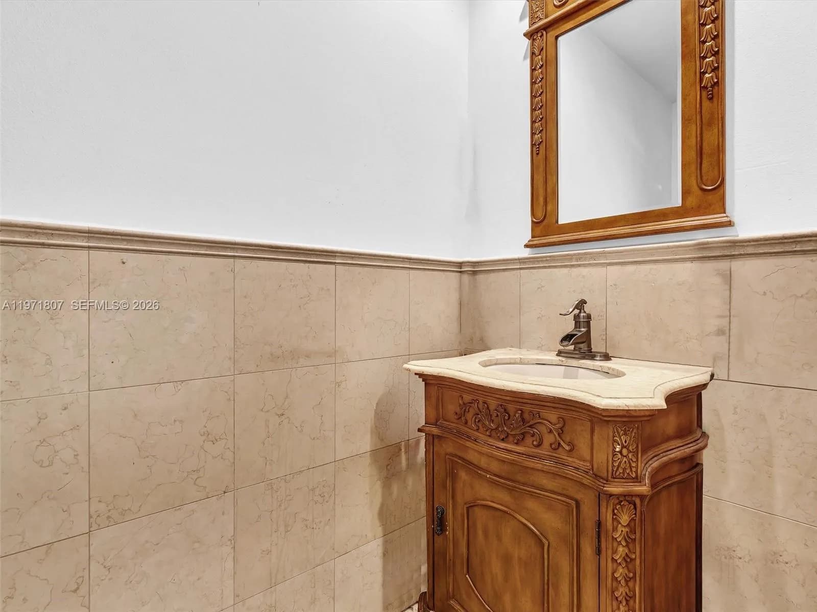 21 SE 3rd Ave, Hallandale Beach FL 33009