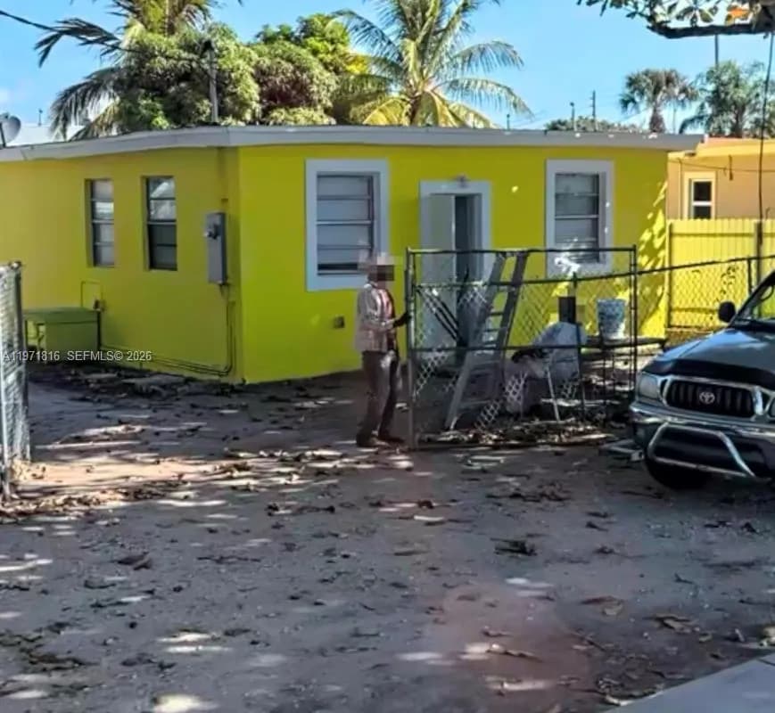 10215 SW 184th St, Cutler Bay FL 33157