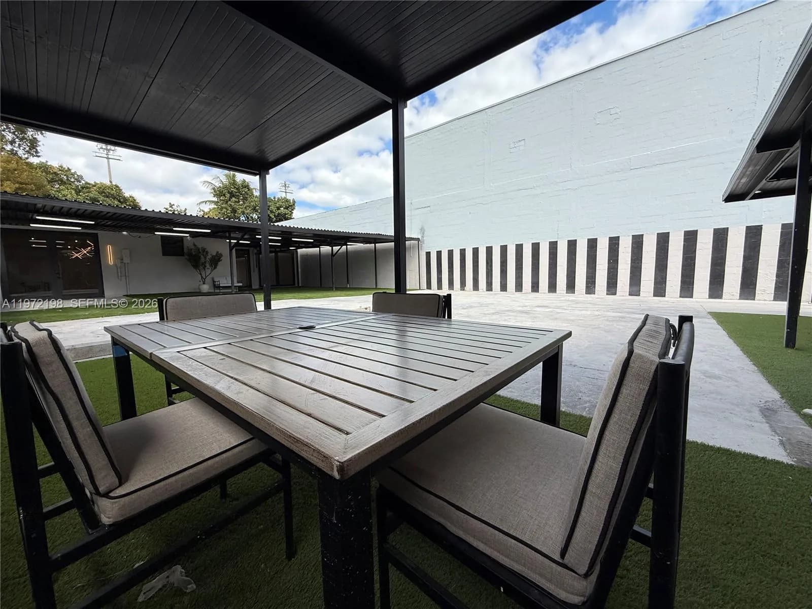 561 NW 29th St, Miami FL 33127