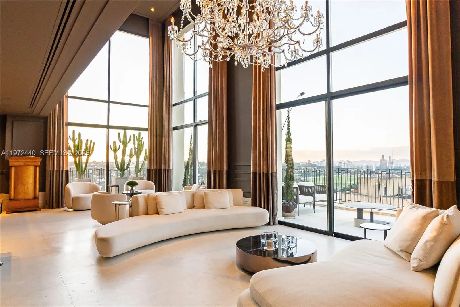 1377 Rua Leopoldo Couto de Magalhães Junior, FL 04542-001