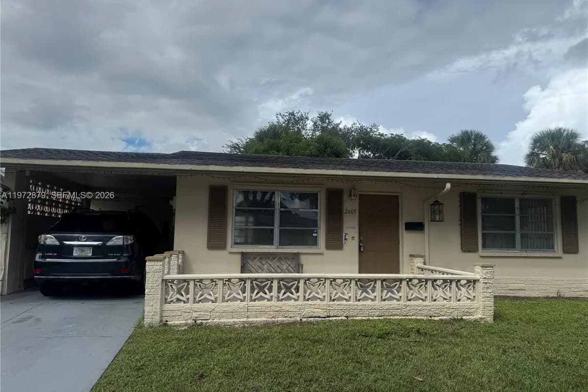 2605 NW 55th St, Tamarac FL 33309