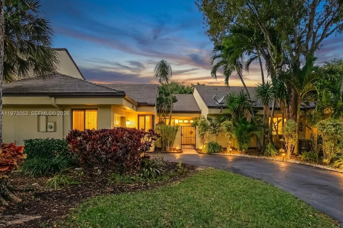 349 NW 94th Ter, Plantation FL 33324