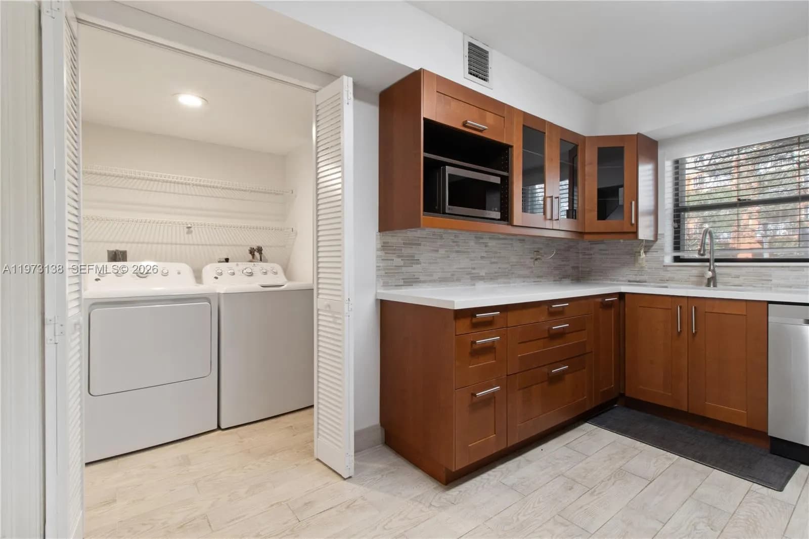 16401 Golf Club Rd # 102, Weston FL 33326