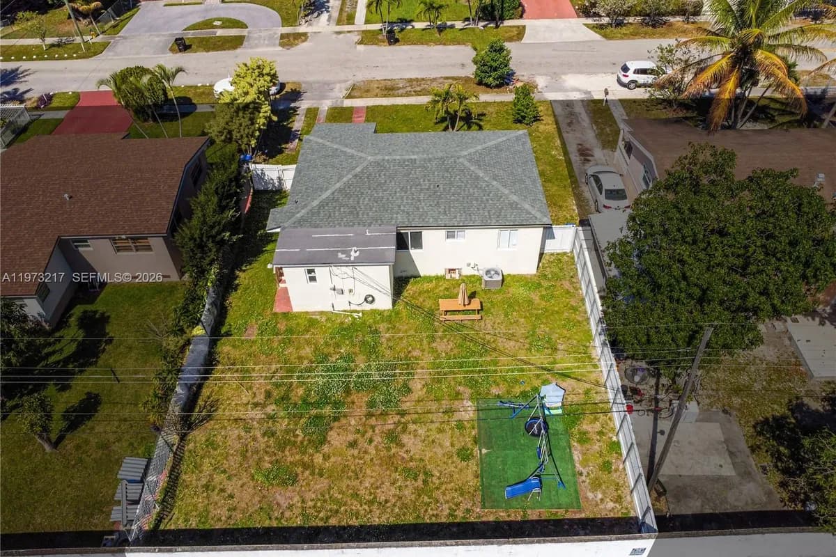 570 NE 169th St, North Miami Beach FL 33162
