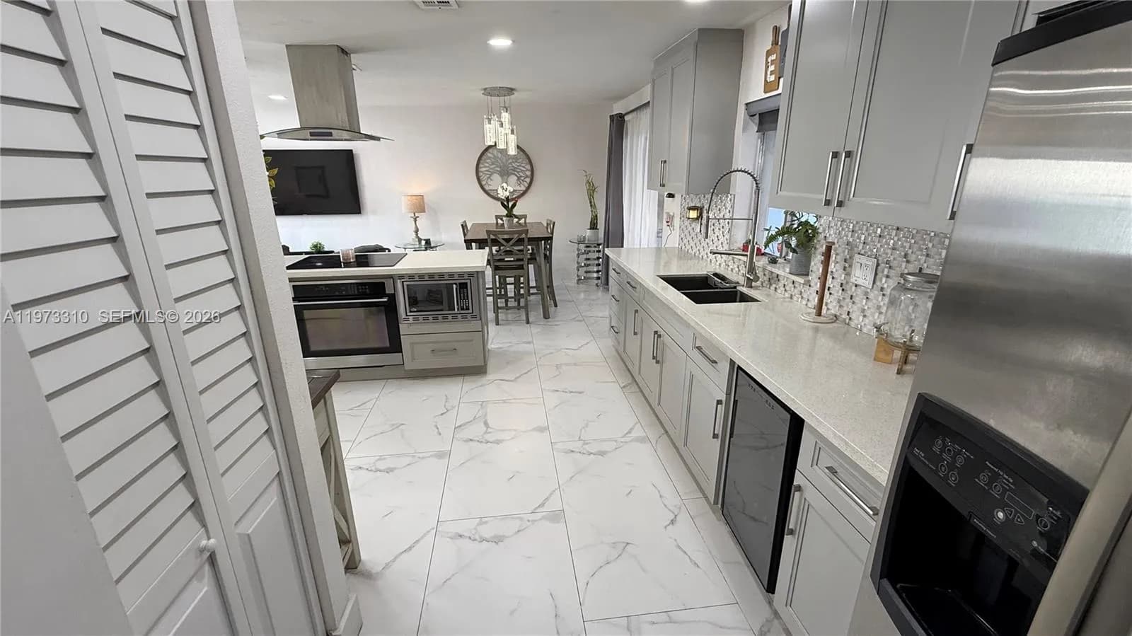 5685 NW 194th Ln, Miami Gardens FL 33055