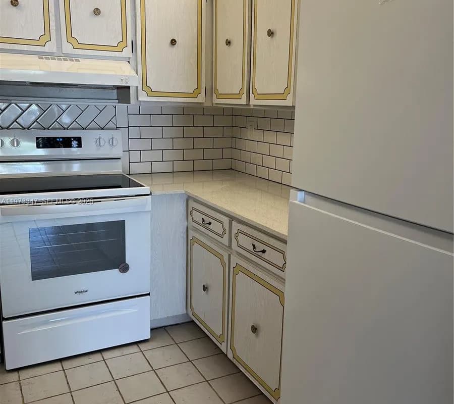 17051 NE 35th Ave # 202, North Miami Beach FL 33160