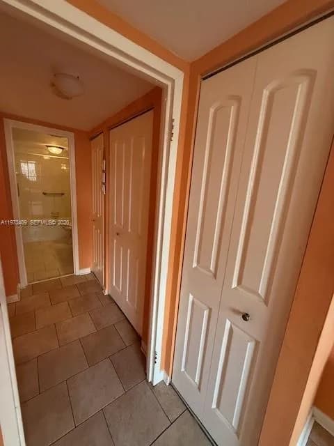 2801 Somerset Dr # 105, Lauderdale Lakes FL 33311