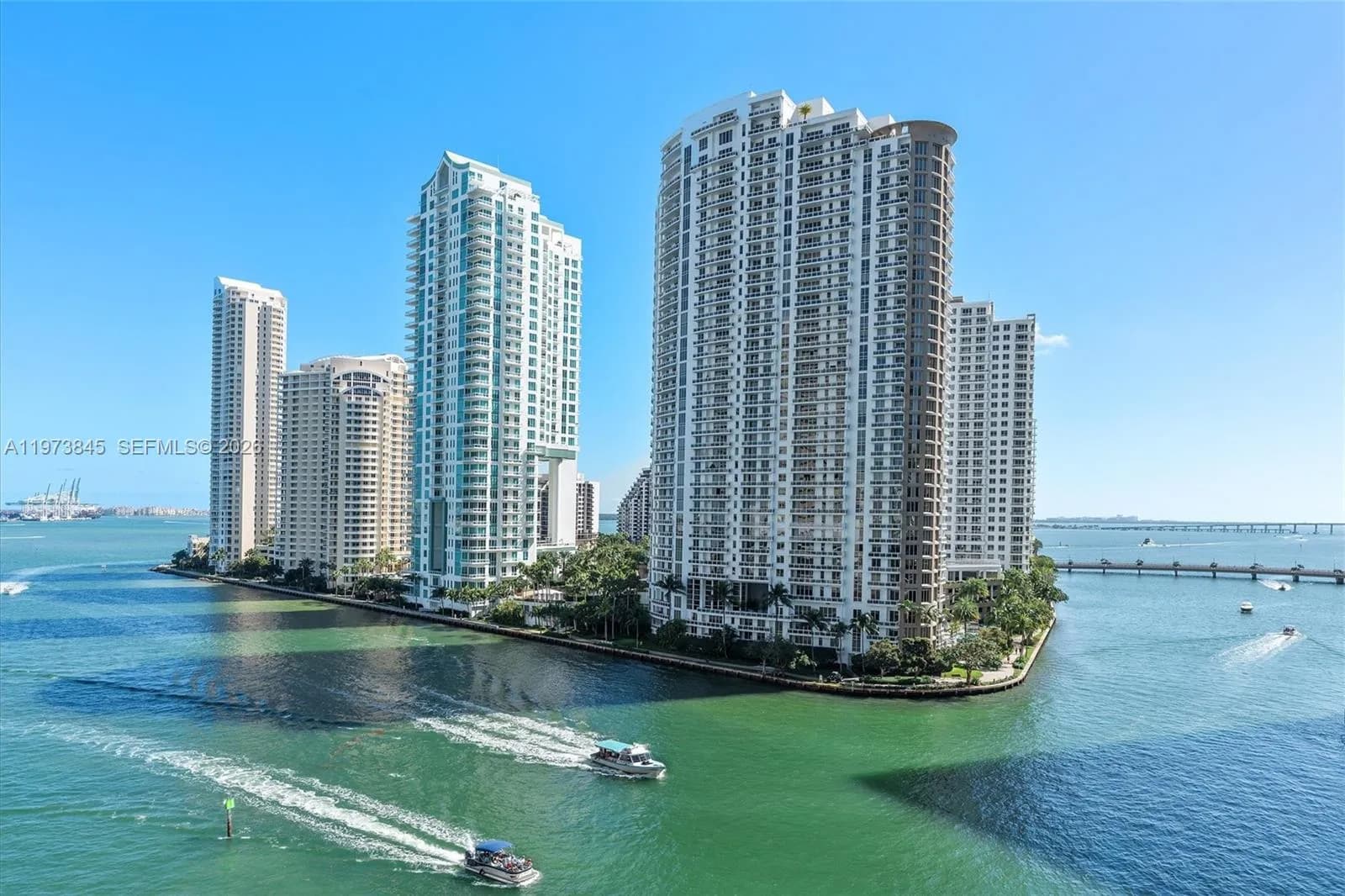 2 bedroom 3 bath for sale at 300 Biscayne Blvd Way # 803, Miami FL 33131