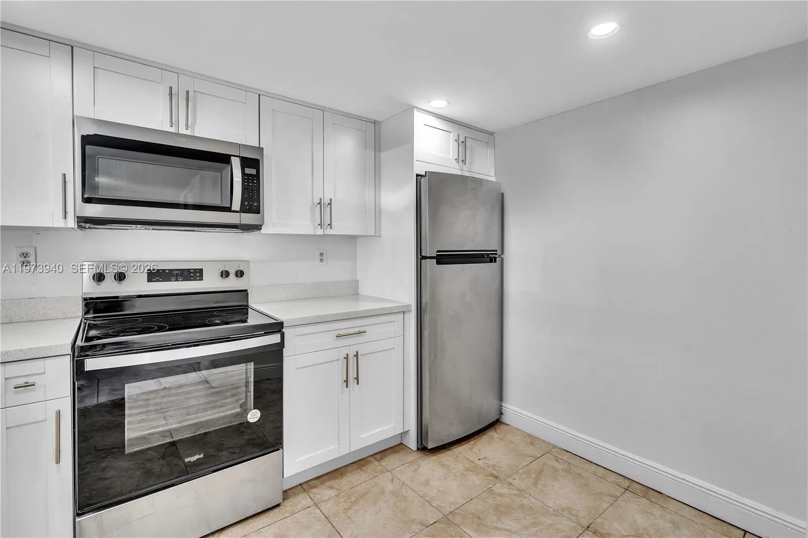 3252 Foxcroft Rd # 102, Miramar FL 33025