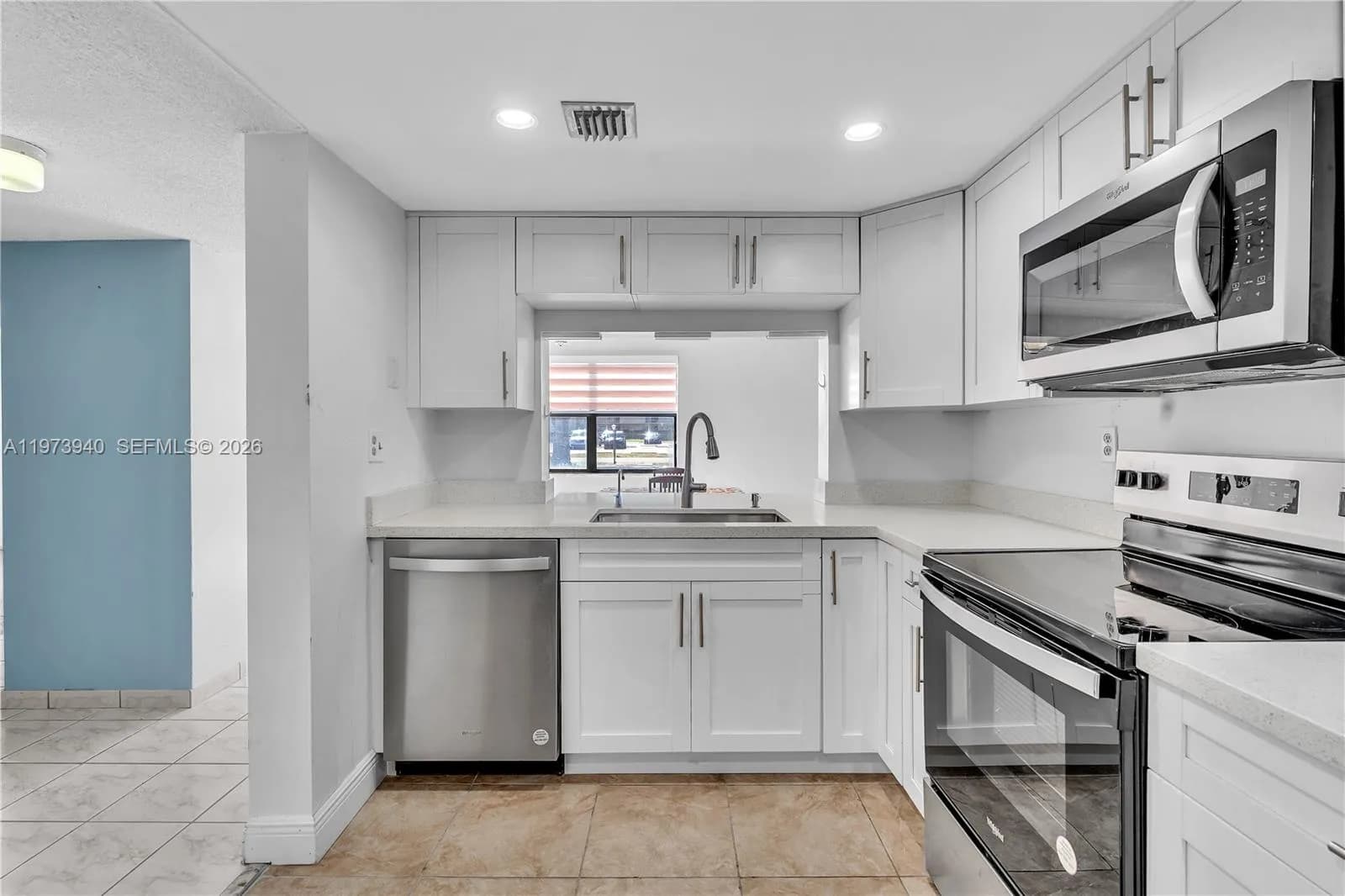 3252 Foxcroft Rd # 102, Miramar FL 33025