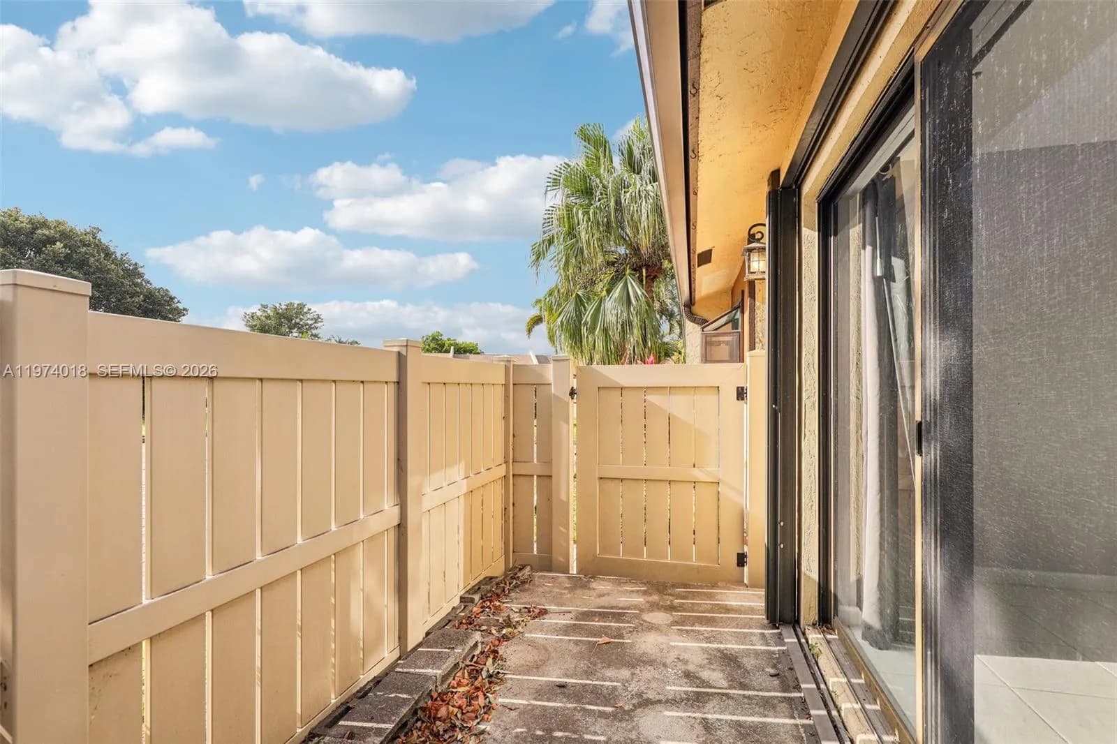 653 Banks Rd, Margate FL 33063