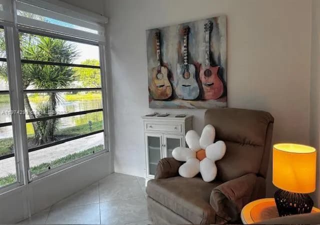 5101 NW 34th St # 101, Lauderdale Lakes FL 33319