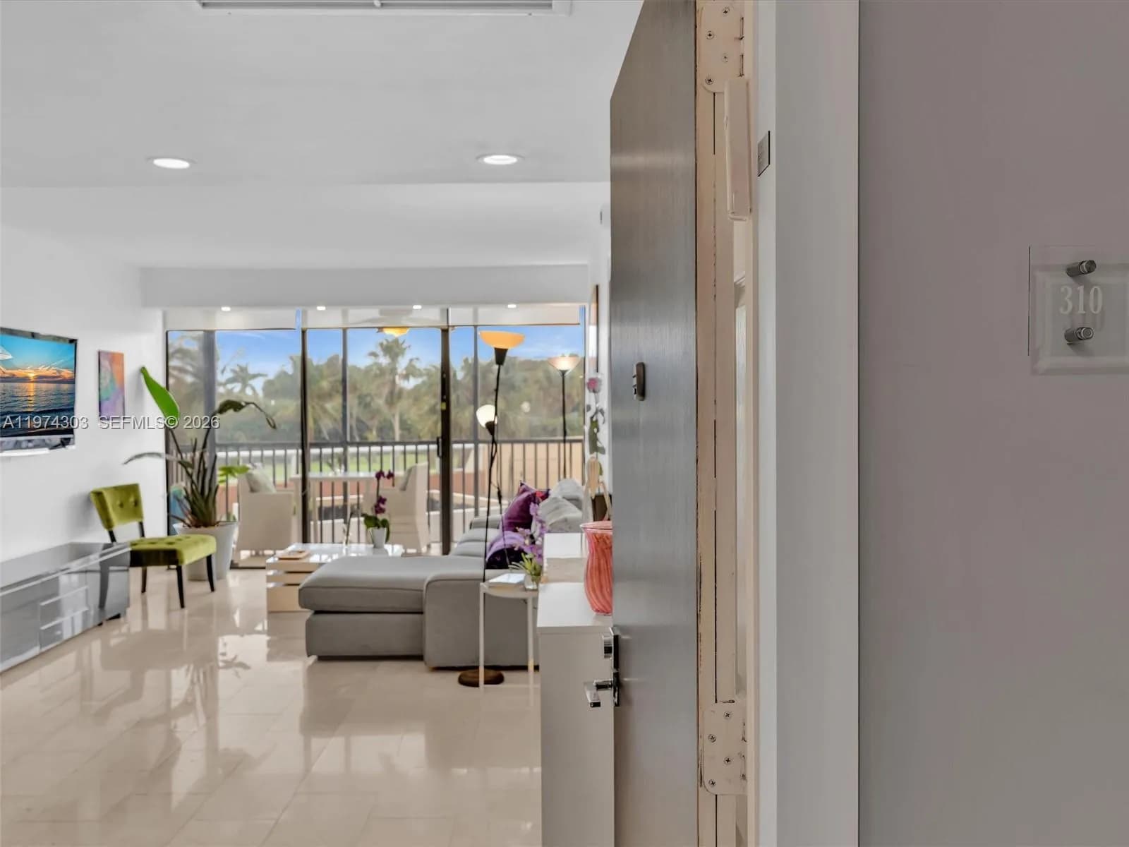 20335 W Country Club Dr # 310, Aventura FL 33180