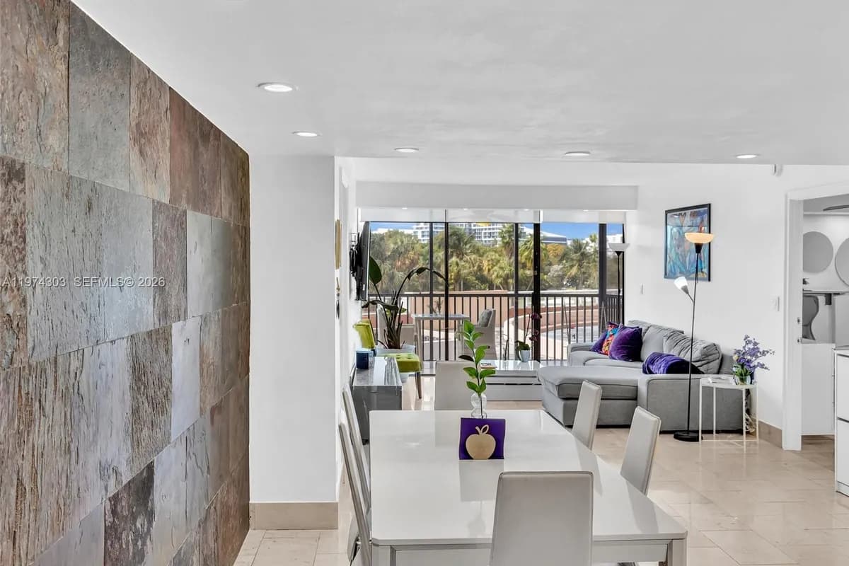 20335 W Country Club Dr # 310, Aventura FL 33180