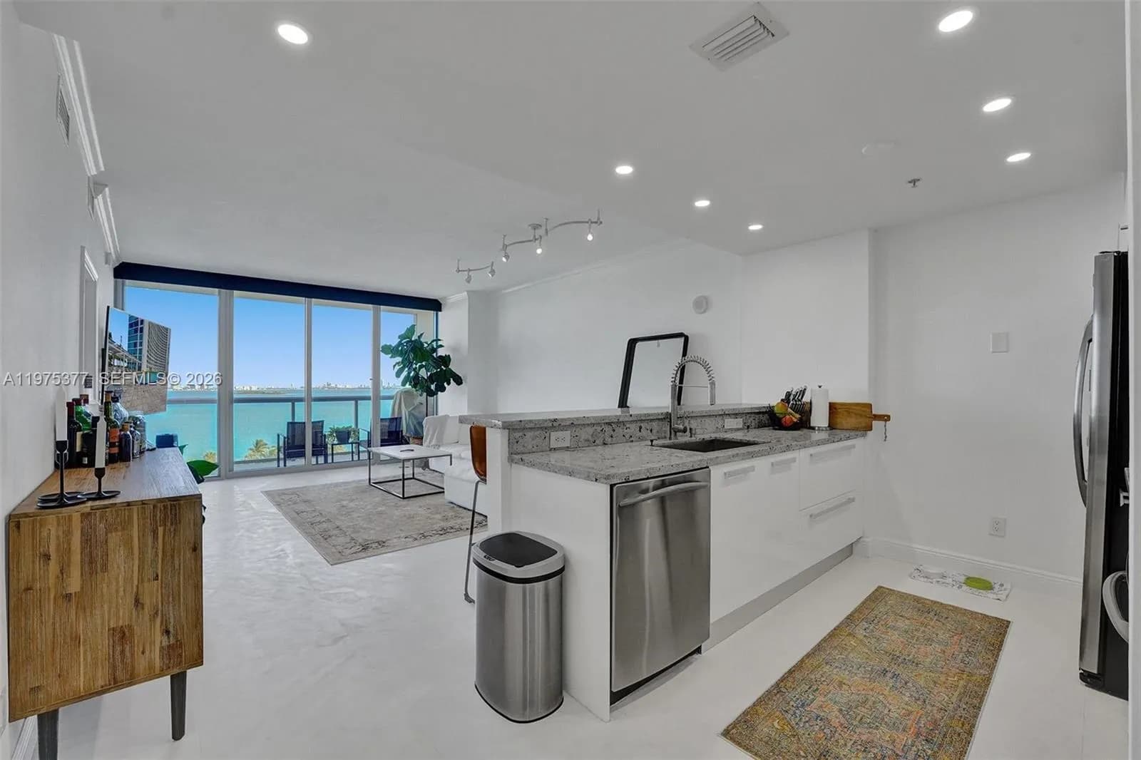 1 bedroom 1 bath for sale at 601 NE 36th St # 811, Miami FL 33137