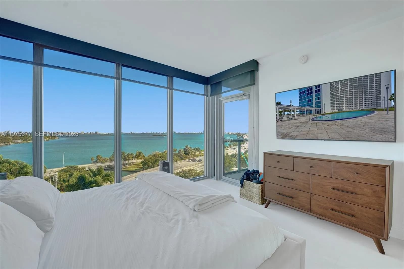 601 NE 36th St # 811, Miami FL 33137