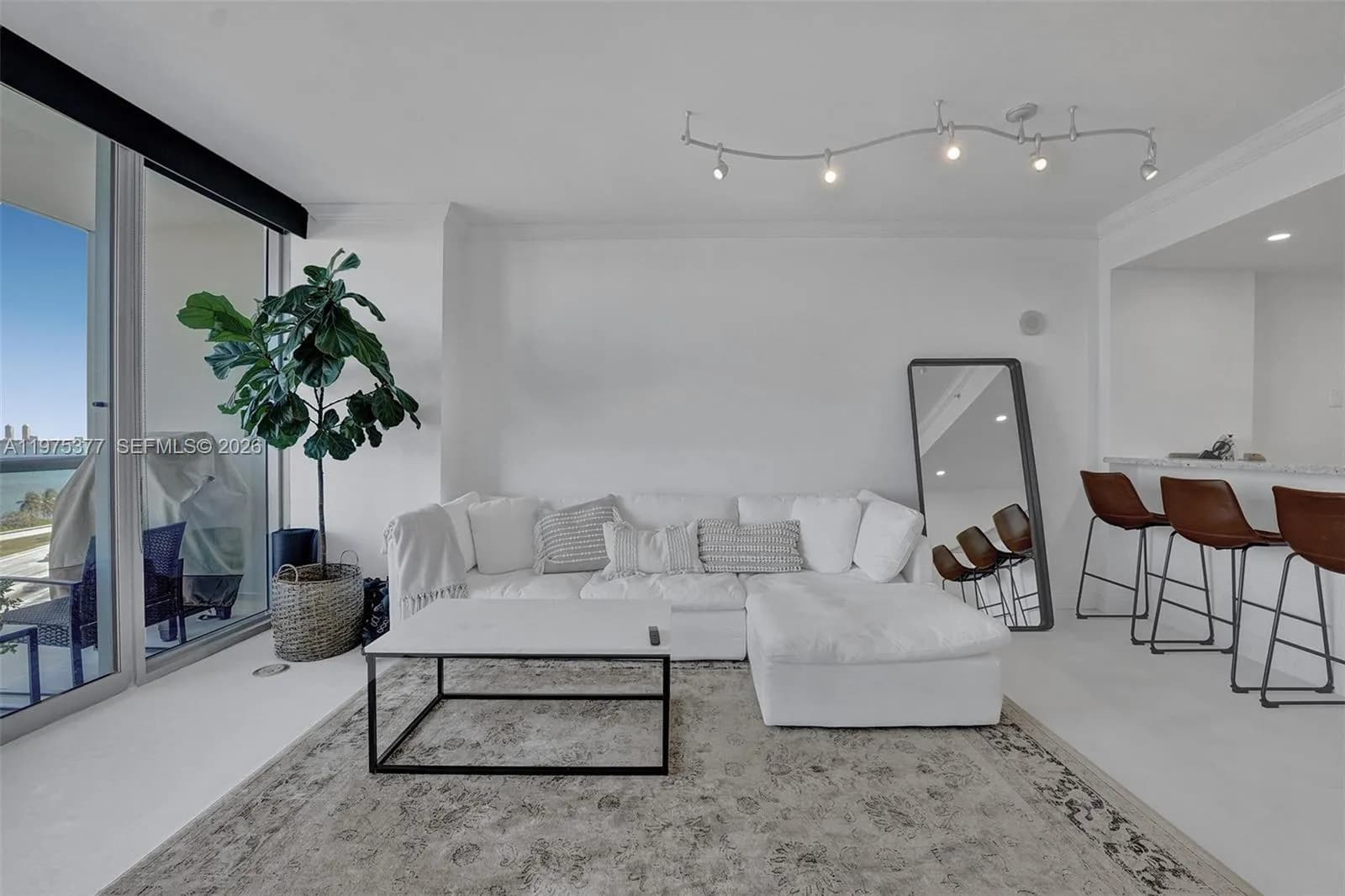 601 NE 36th St # 811, Miami FL 33137