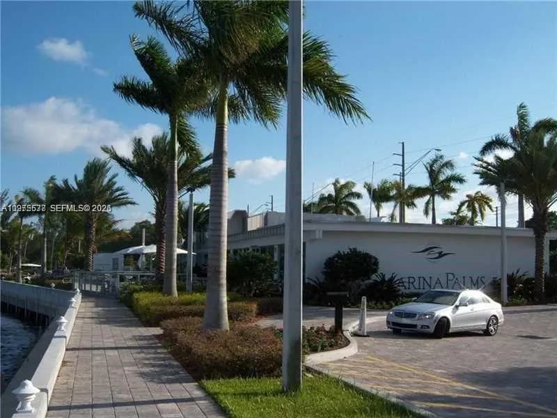 17301 BISCAYNE BLVD#48, North Miami Beach FL 33160