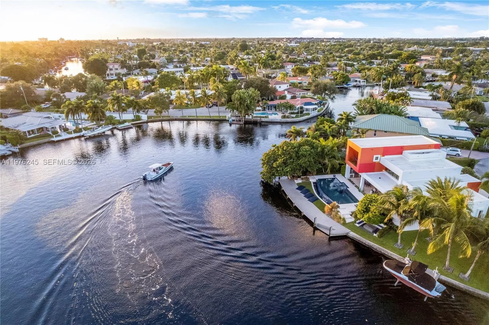 2101 NE 20th Ave, Wilton Manors FL 33305