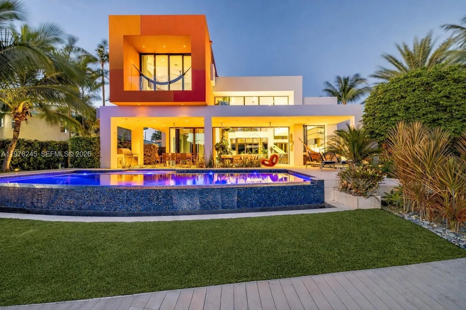 2101 NE 20th Ave, Wilton Manors FL 33305