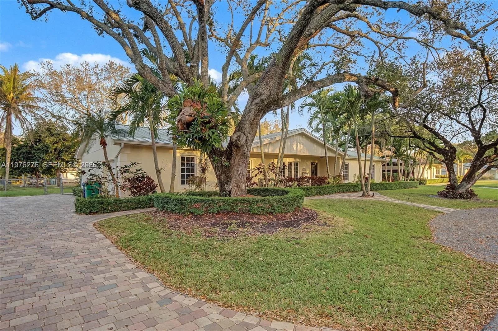 15401 SW 81 Av, Palmetto Bay FL 33157