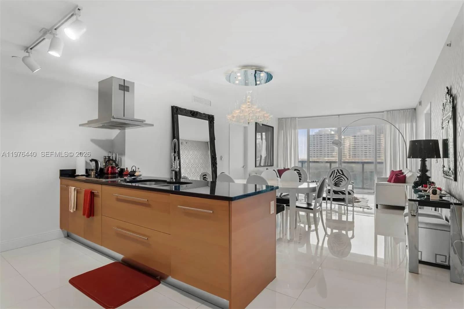 2 bedroom 2 bath for sale at 495 Brickell Ave # 805, Miami FL 33131