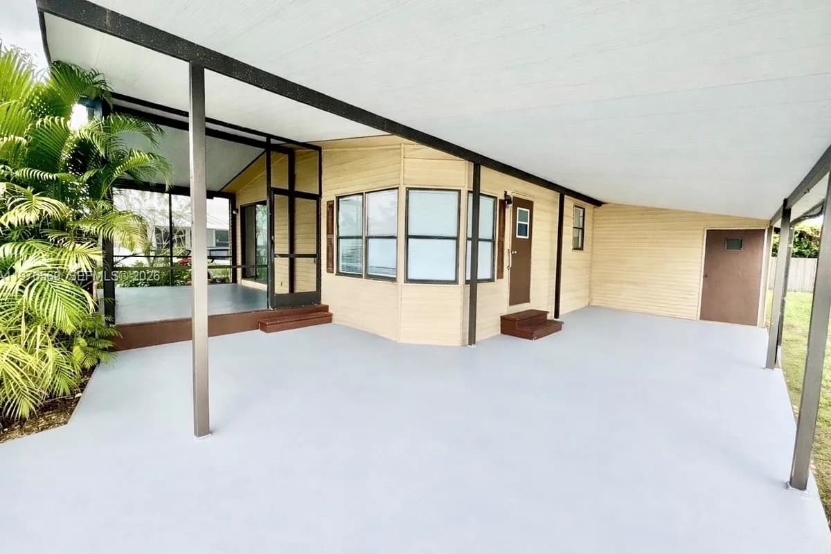 6156 Seashore Drive, Atlantis FL 33462