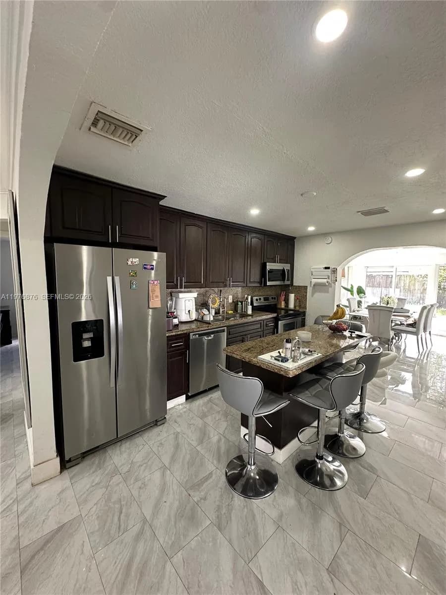 5710 Douglas St, Hollywood FL 33021