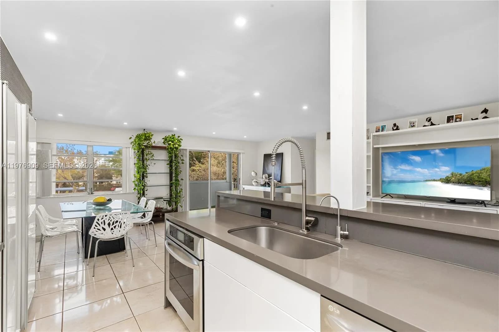 1400 N Tallwood Ave # 306, Hollywood FL 33021