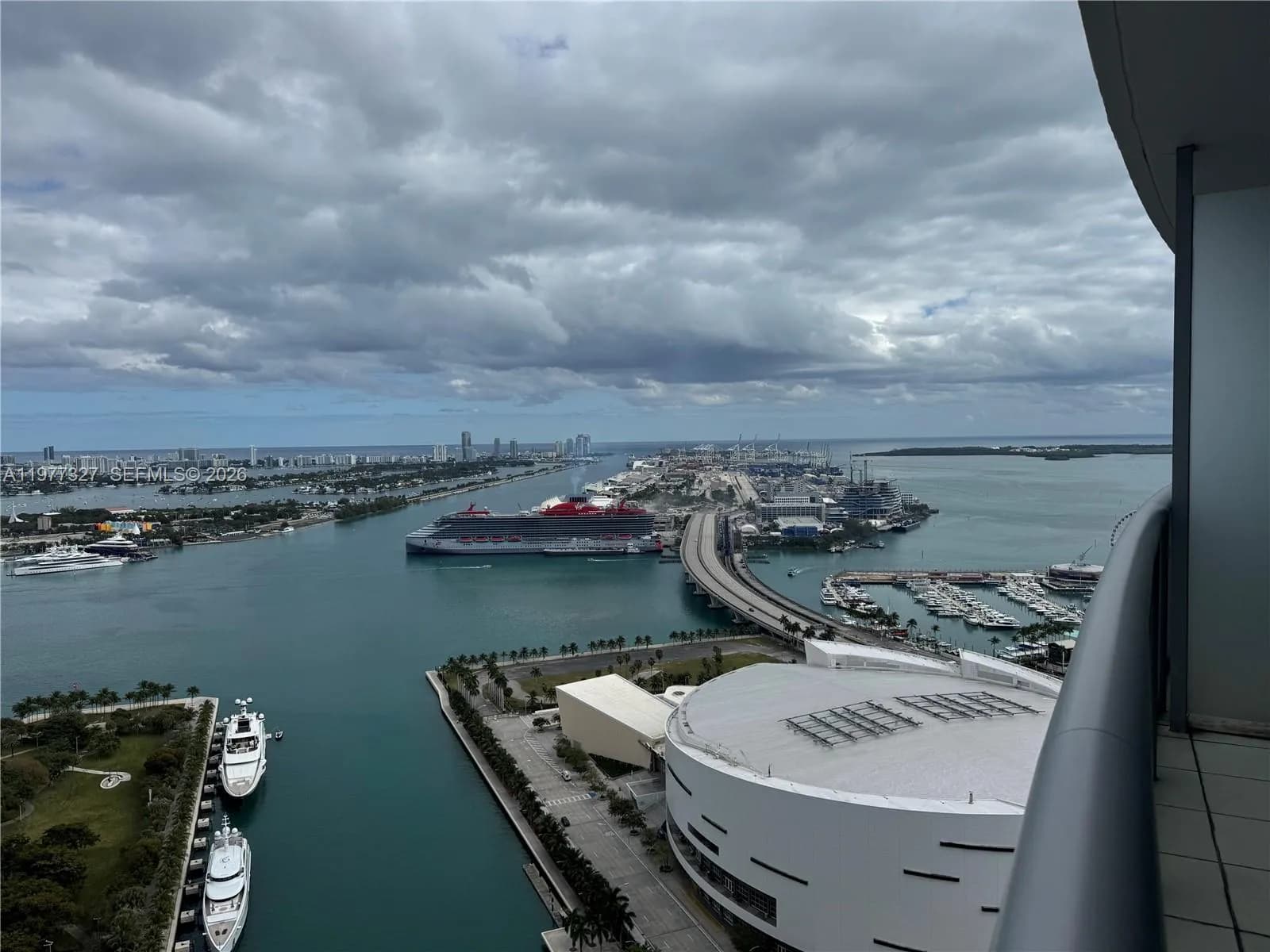 888 Biscayne Blvd # 4011, Miami FL 33132