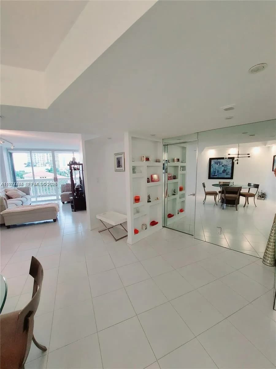 1000 W Island Blvd # 508, Aventura FL 33160