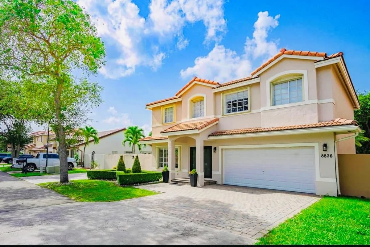 8826 NW 189th Ter, Hialeah FL 33018