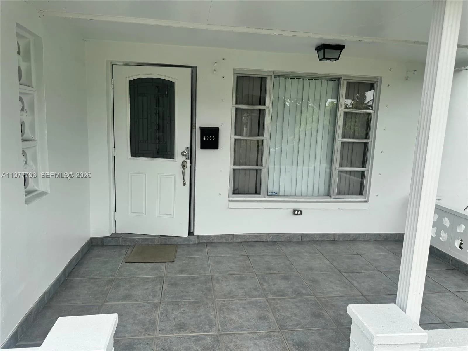 4933 NW 42nd St, Lauderdale Lakes FL 33319