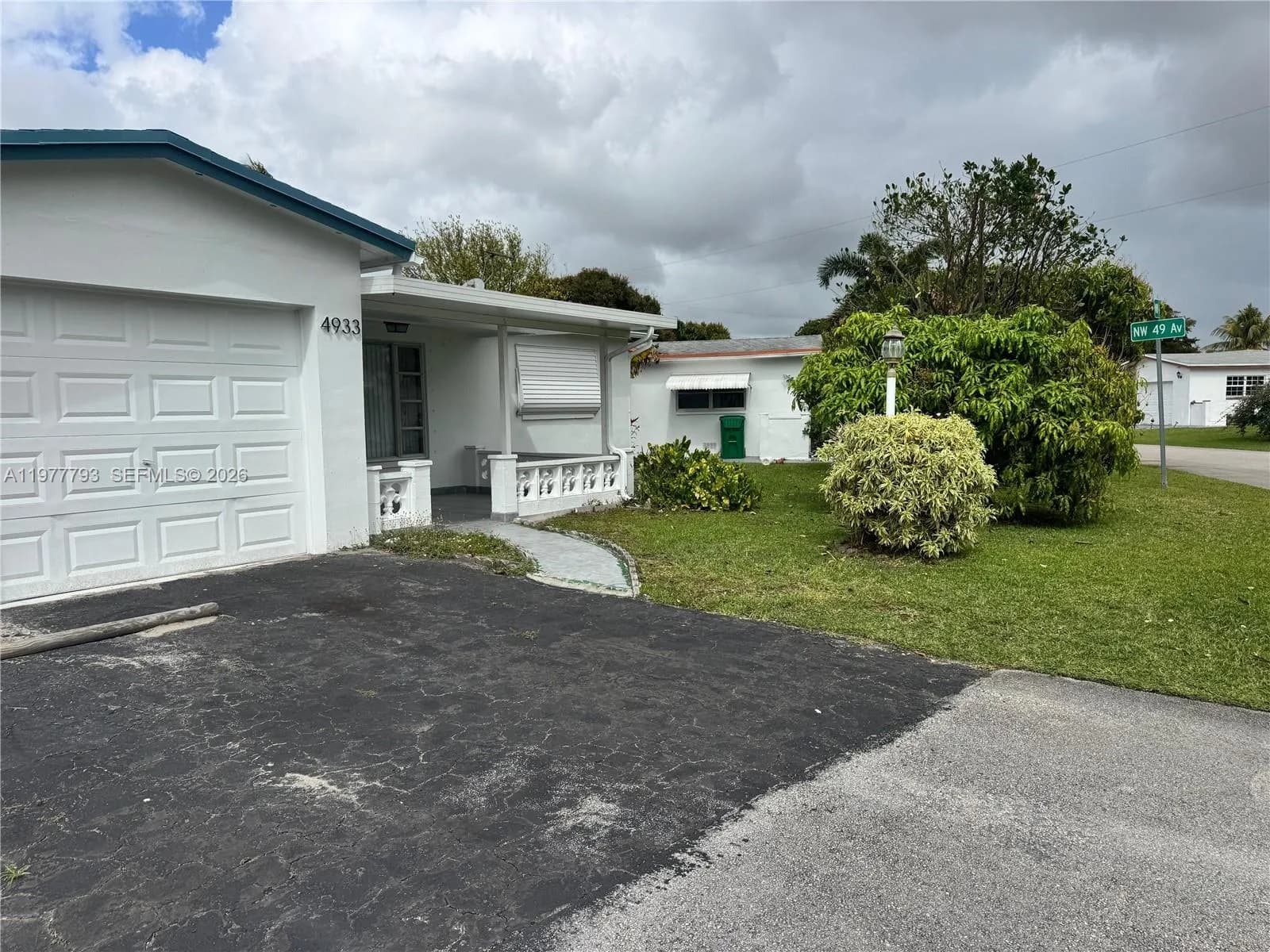 4933 NW 42nd St, Lauderdale Lakes FL 33319